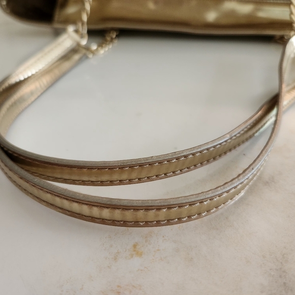 Michael Kors Large Jet Set with Chain strap Gold MK Tote. - Picture 10 of 16